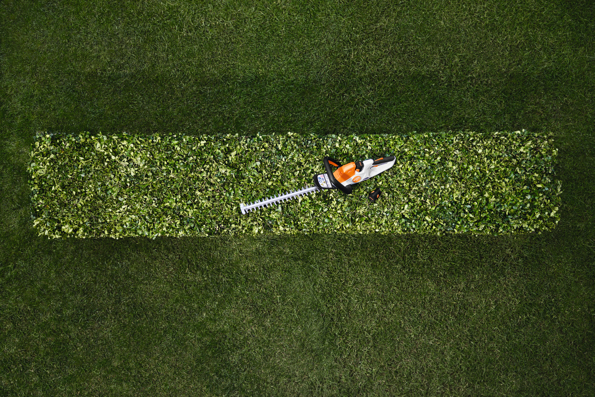 HSA 40 Battery Hedge Trimmer with 2x AS 2 Batteries & AL 1 Charger